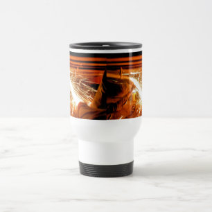 Taza De Viaje El fontanería provoca el crecimiento de la madera