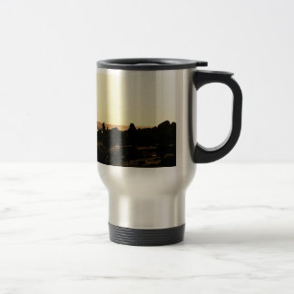 Taza De Viaje El practicar surf del final de los días