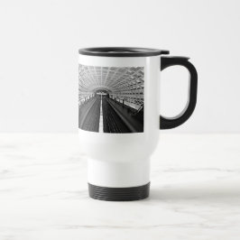 Taza De Viaje Estación de metro de Washington mirando las vías