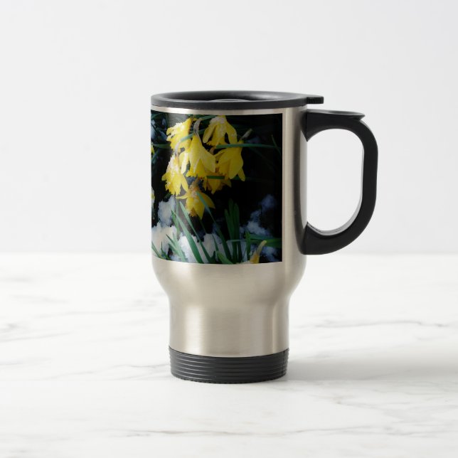 Taza De Viaje Flores de los Daffodils amarillos en la nieve (Derecha)
