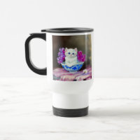 Gatito blanco vintage con flores rosas