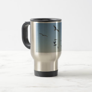 Taza De Viaje Gaviotas en Vuelo Brisa Oceánica Cielo Azul Coster