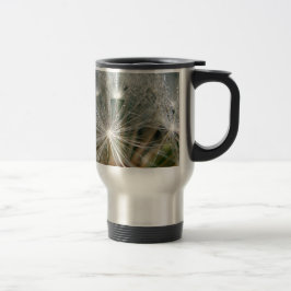Taza De Viaje Gotas de agua brillantes sobre un diente de león b