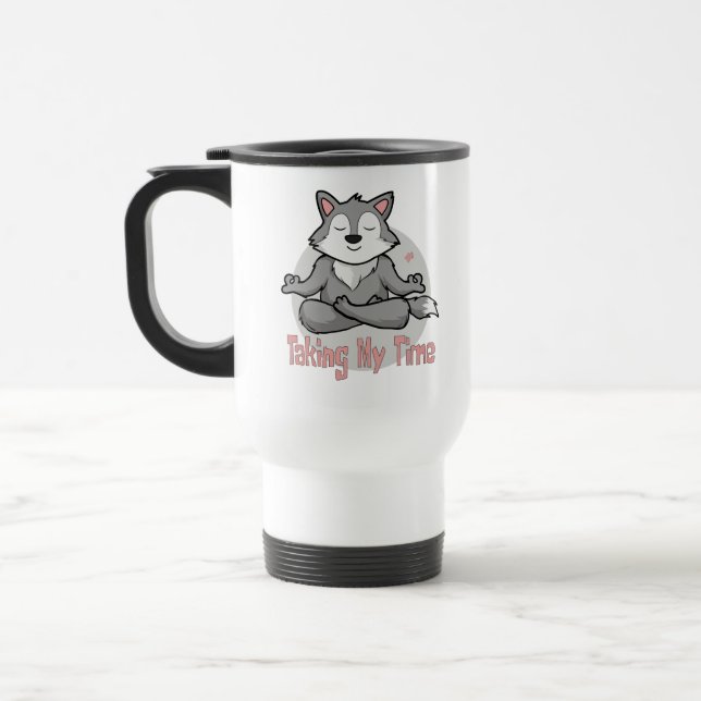 Taza De Viaje Lobo bebé kawaii haciendo yoga posa para meditació (Izquierda)