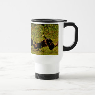 Taza De Viaje Luchando contra los pavos salvajes en las montañas