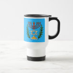 Taza De Viaje Magen persa David Menorah<br><div class="desc">Esta imagen fue adaptada de una antigua teja judía persa y cuenta con una menorah con un Magen David (Estrella de David) enmarcado por ramas de olivo. Se han conservado las imperfecciones de la imagen original pintada a mano.</div>