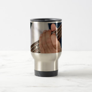 Taza De Viaje mano del bajista en el varón photograph.jpg del