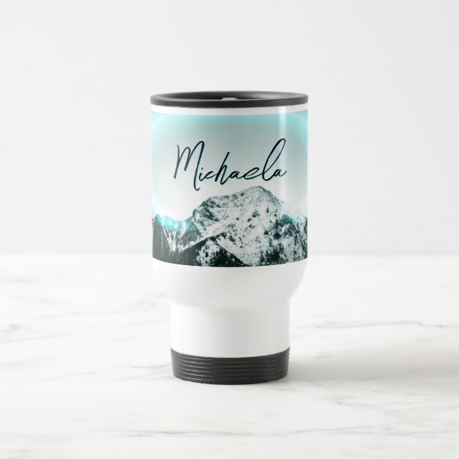 Taza De Viaje Monograma misterioso de neón azul de montaña nevad (Centro)