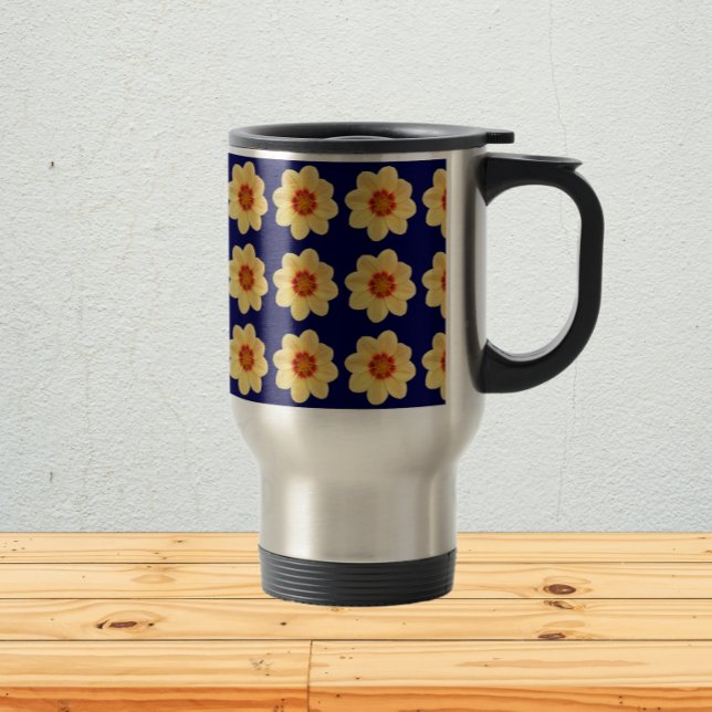 Taza De Viaje Patrón floral de Dahlia amarillo en azul (In Situ)