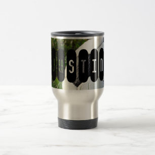Taza De Viaje Pelota de fútbol negra y blanca en café verde