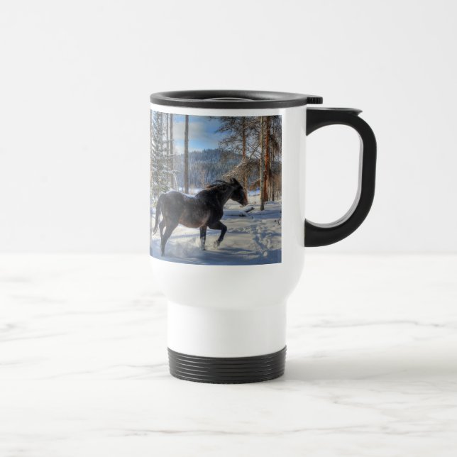 Taza De Viaje Percheron negro en nieve y bosque de invierno (Derecha)