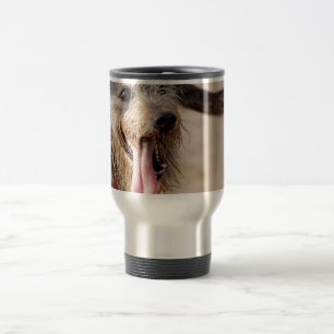 Taza De Viaje Perro feliz en la playa