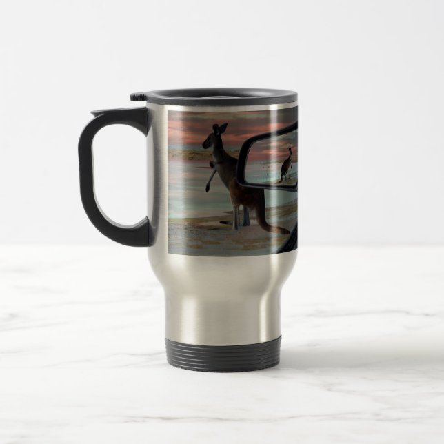 Taza De Viaje "Reflexiones de lo salvaje: Un canguro en la playa (Izquierda)