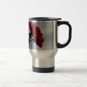 Taza De Viaje Roses rojos contra un brillante cielo azul