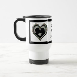 Taza De Viaje Silhouette de parejas besándose en el corazón del