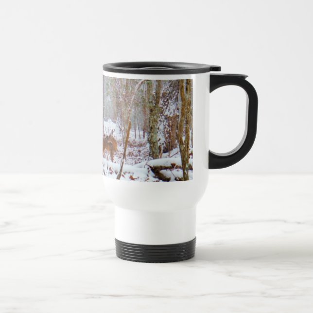 Taza De Viaje Venado en la nieve, lamiendo la pierna (Derecha)