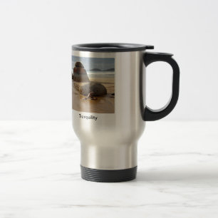 Taza De Viaje Zen apiló Boulders en la playa