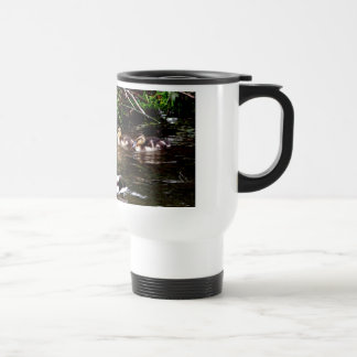 Taza decorativa del viaje de la familia del pato