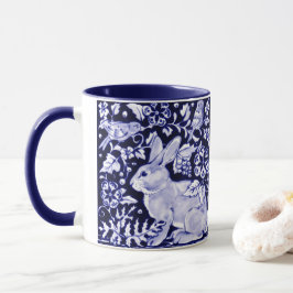 Taza Dedham Blue Rabbit, diseño clásico azul y blanco