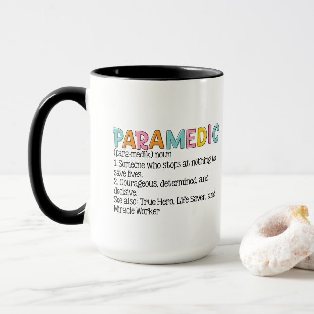 Taza Definición de un monograma de adición paramédica (Con donut)