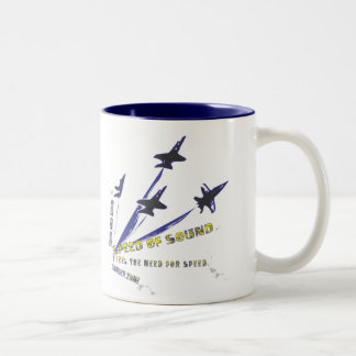 Taza del avispón F/A-18/de café de los ángeles