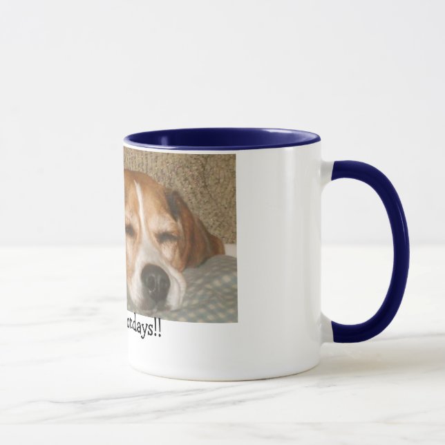 Taza del beagle de lunes (Derecha)