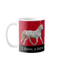 Taza del caballo blanco con decir
