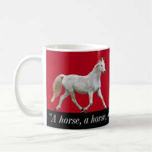 Taza del caballo blanco con decir
