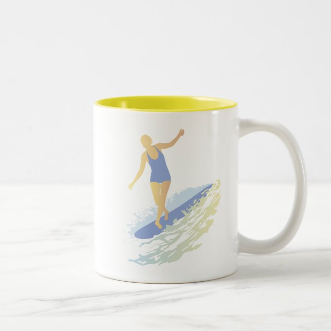 Taza del chica de la persona que practica surf (Derecha)