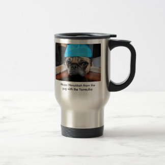 Taza del coffe de Jánuca con barro amasado en él