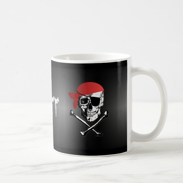 Taza del cráneo y de la bandera pirata del pirata (Derecha)