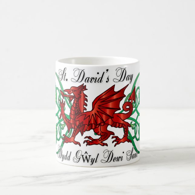Taza del día de St David con el narciso del dragón (Centro)