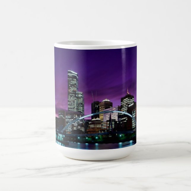 Taza del horizonte del paisaje urbano de la ciudad (Centro)