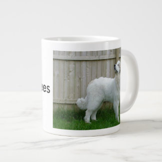 Taza del jumbo de los grandes Pirineos