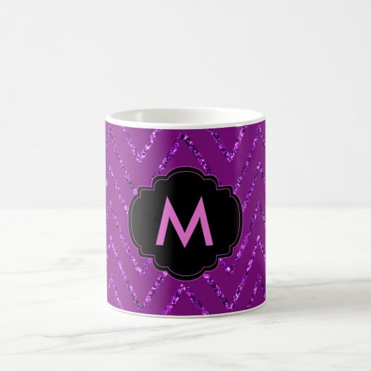 Taza del monograma - Chevron reluciente púrpura