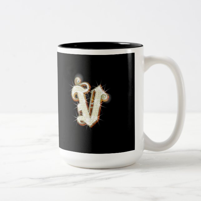 Taza del monograma de la letra V (Derecha)