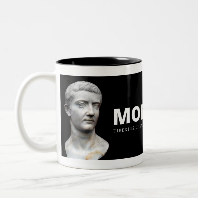 Taza del muchacho de Tiberius César Momma (Izquierda)
