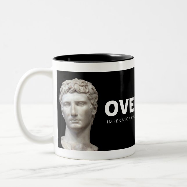 Taza del Overachiever de Augustus César (Izquierda)