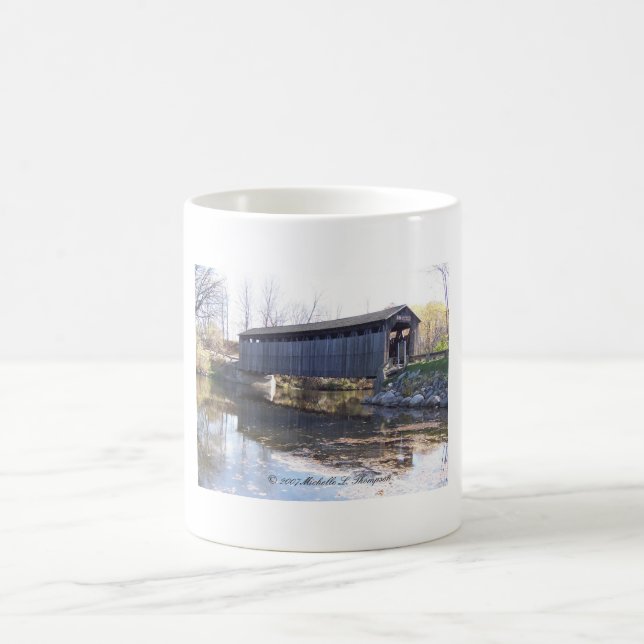 Taza del puente cubierto de Fallasburg (Centro)