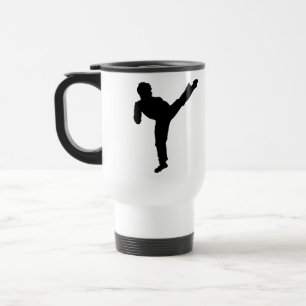 Taza del retroceso del karate