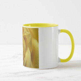Taza del rosa amarillo