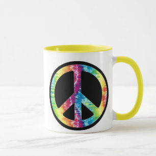 Taza del signo de la paz del teñido anudado