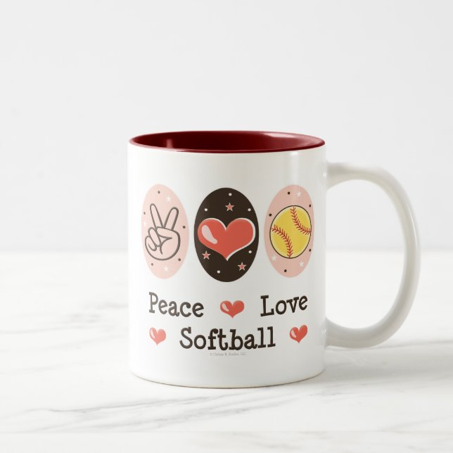 Taza del softball del amor de la paz (Derecha)