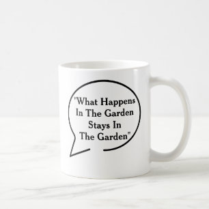 Taza del tema de las citas que cultiva un huerto