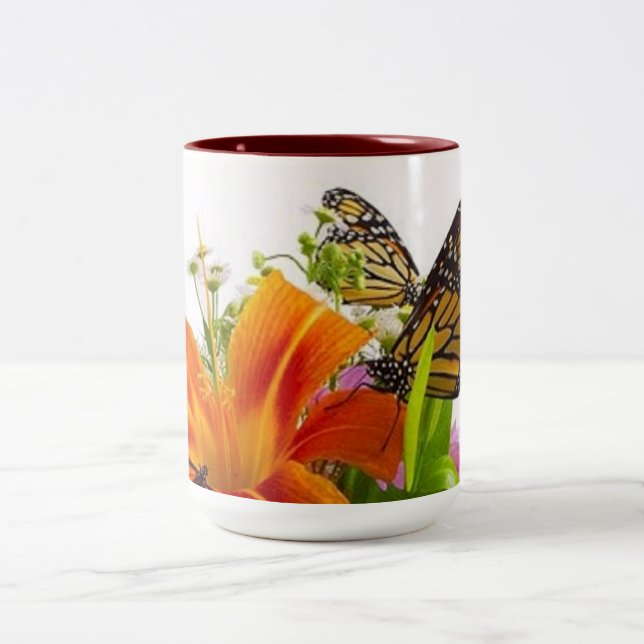 Taza del tono de la mariposa dos de la flor (Centro)