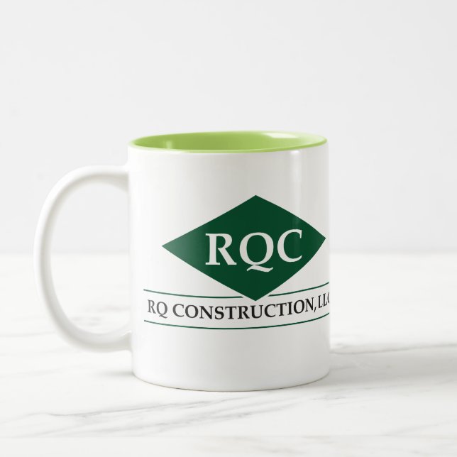 Taza del tono de RQ dos en verde claro (Izquierda)