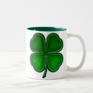 Taza del trébol de 4 hojas