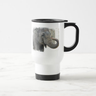 Taza del viaje del elefante el tocar la trompeta