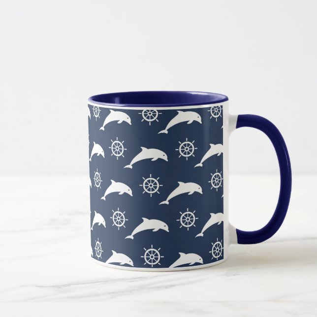 Taza Delfínes en modelo del desfile (Derecha)