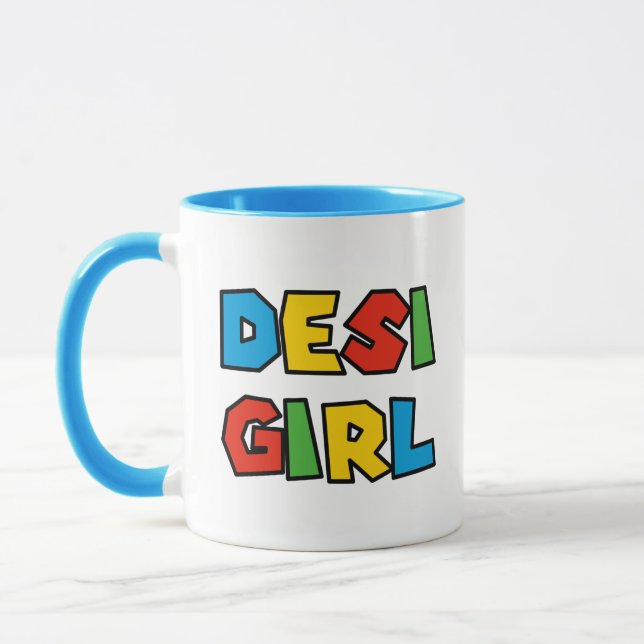 Taza Desi Chica Mug, Café de té con escritura moderna y (Izquierda)
